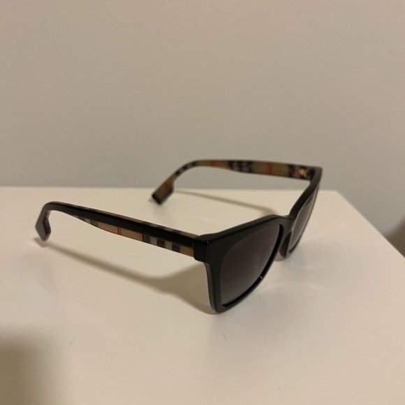 NEW Burberry Check Detail Square Frame Sunglasses